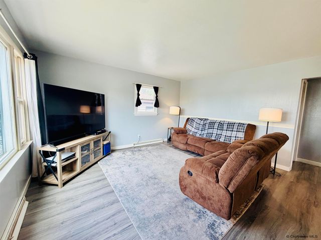 147 AHRENS AVE, Cheyenne, WY 82007
