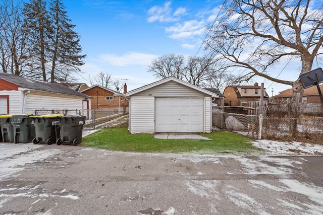 14315 S Lowe Avenue, Riverdale, IL 60827