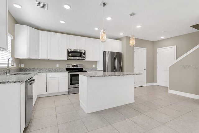 807 GLEN CREEK COURT, Fruitland Park, FL 34731