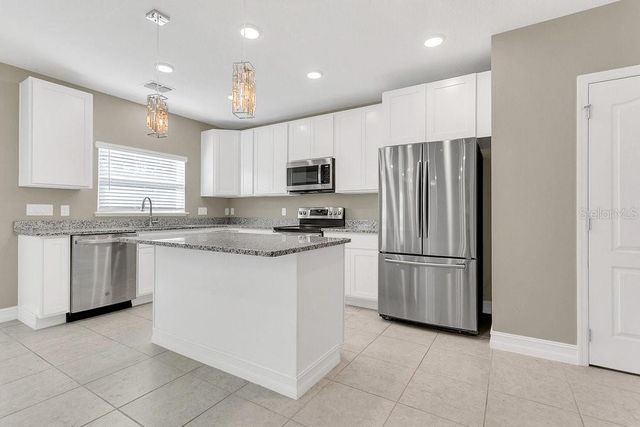 807 GLEN CREEK COURT, Fruitland Park, FL 34731