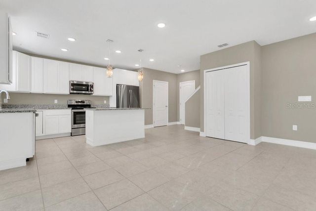 807 GLEN CREEK COURT, Fruitland Park, FL 34731