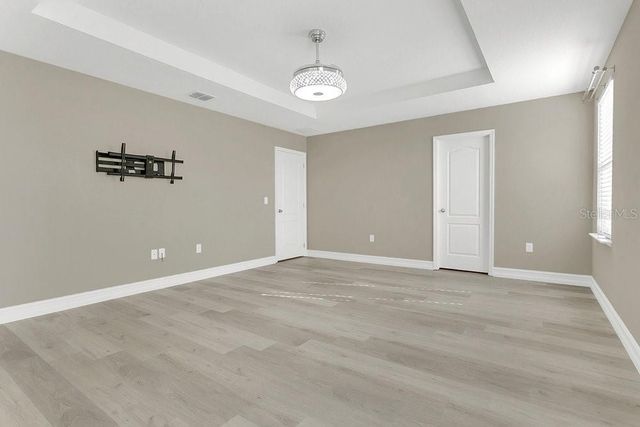 807 GLEN CREEK COURT, Fruitland Park, FL 34731