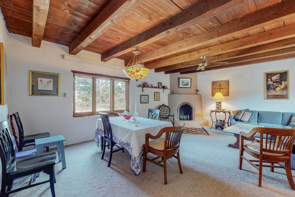 16 Bennet Road, Los Lunas, NM 87031