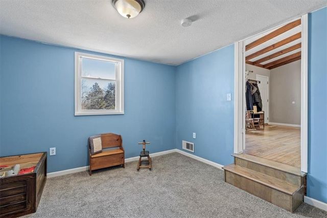 7036 N Harrison Street, Gladstone, MO 64118