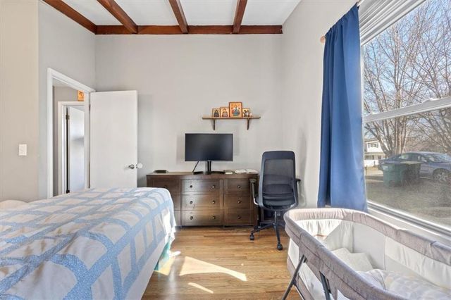 7036 N Harrison Street, Gladstone, MO 64118