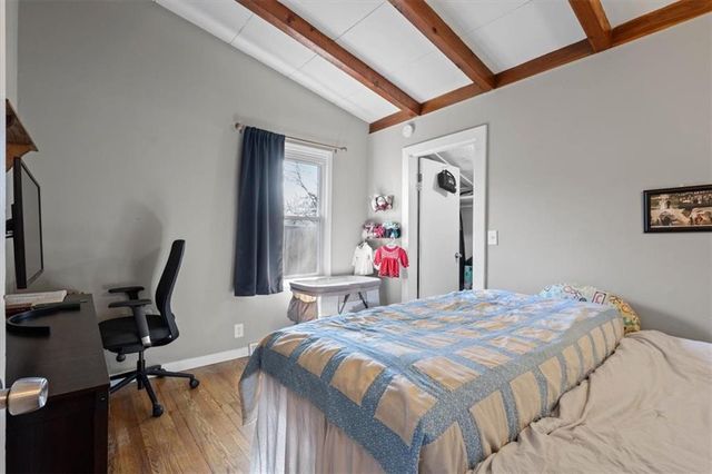 7036 N Harrison Street, Gladstone, MO 64118