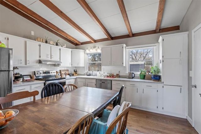 7036 N Harrison Street, Gladstone, MO 64118