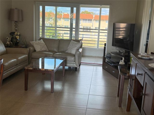 2791 N Pine Island Road 302, Sunrise, FL 33322