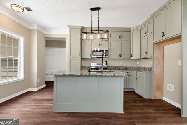 5145 Victoria Park Drive, Loganville, GA 30052