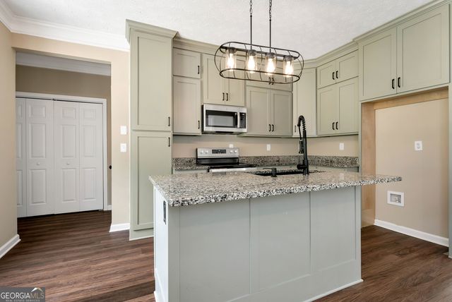 5145 Victoria Park Drive, Loganville, GA 30052