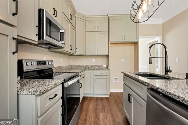 5145 Victoria Park Drive, Loganville, GA 30052