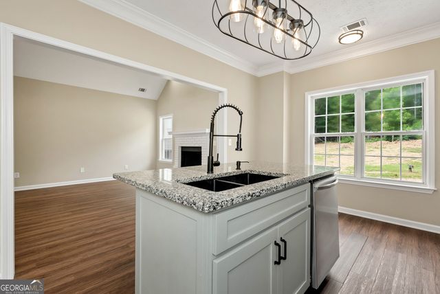 5145 Victoria Park Drive, Loganville, GA 30052