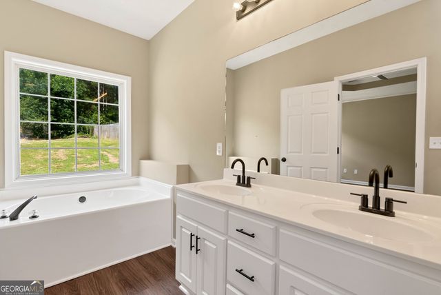 5145 Victoria Park Drive, Loganville, GA 30052