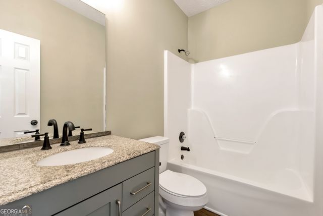 5145 Victoria Park Drive, Loganville, GA 30052