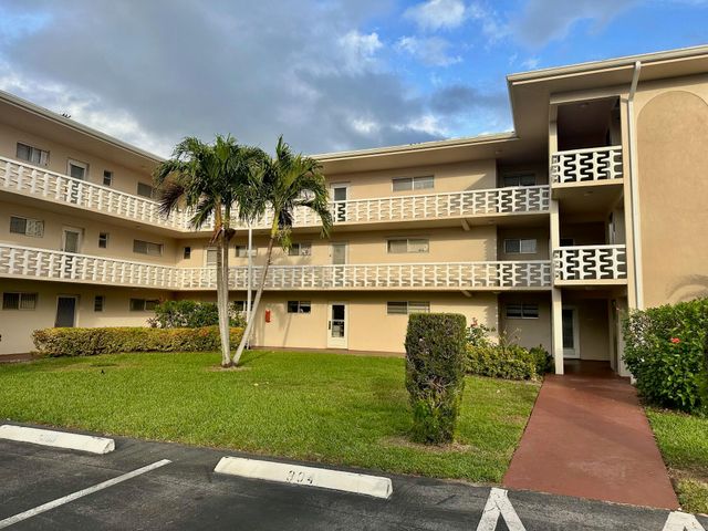 2721 Garden Drive N 105, Lake Worth, FL 33461