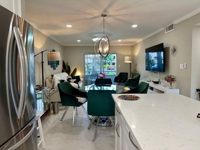 2721 Garden Drive N 105, Lake Worth, FL 33461