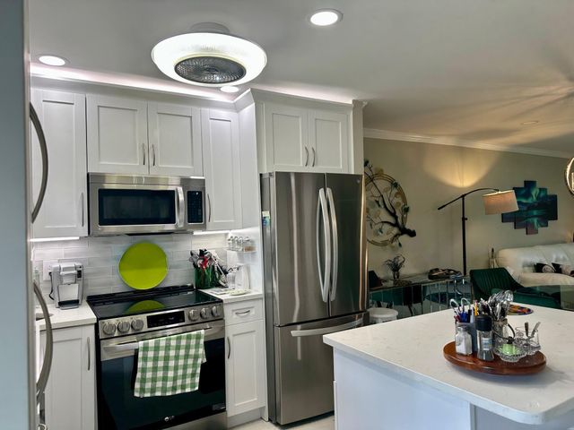 2721 Garden Drive N 105, Lake Worth, FL 33461