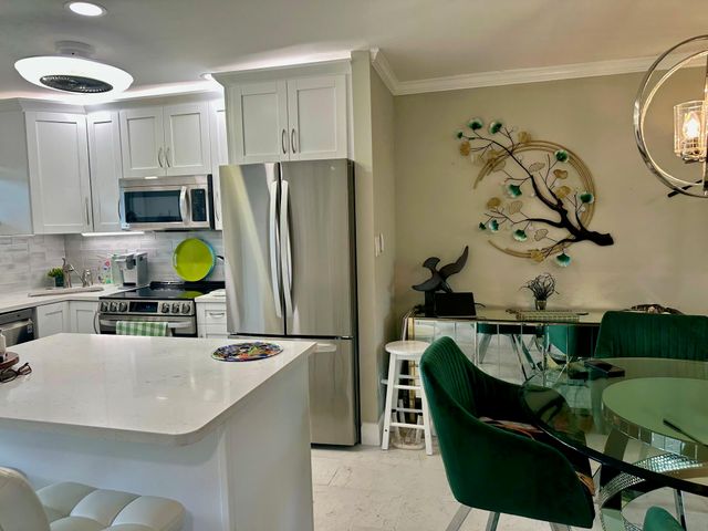2721 Garden Drive N 105, Lake Worth, FL 33461