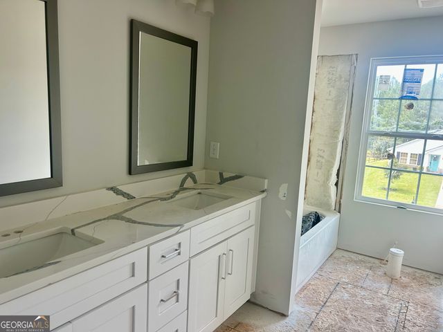 104 Duck Walk Way, Hogansville, GA 30230