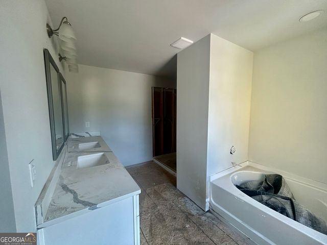 104 Duck Walk Way, Hogansville, GA 30230