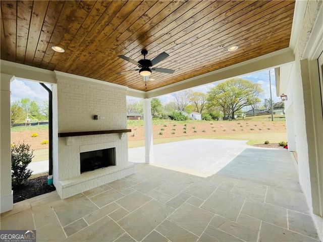 212 Suwanee Avenue, Suwanee, GA 30024