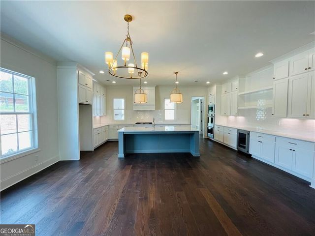 212 Suwanee Avenue, Suwanee, GA 30024
