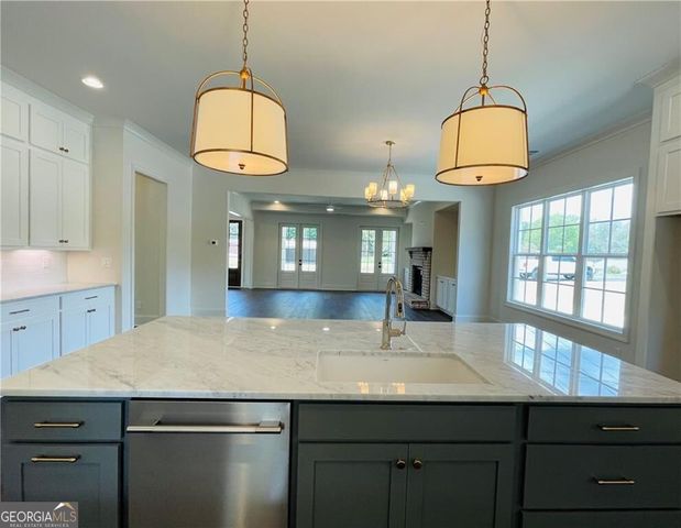 212 Suwanee Avenue, Suwanee, GA 30024