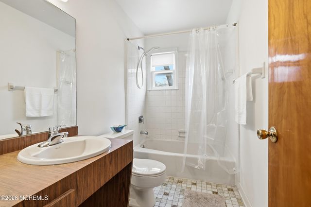 600 Star Street, Oakhurst, NJ 07755