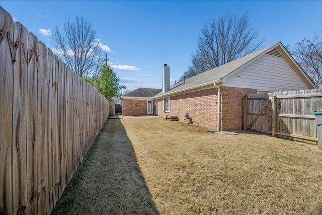 2596 APPLING GLEN DR, Memphis, TN 38133