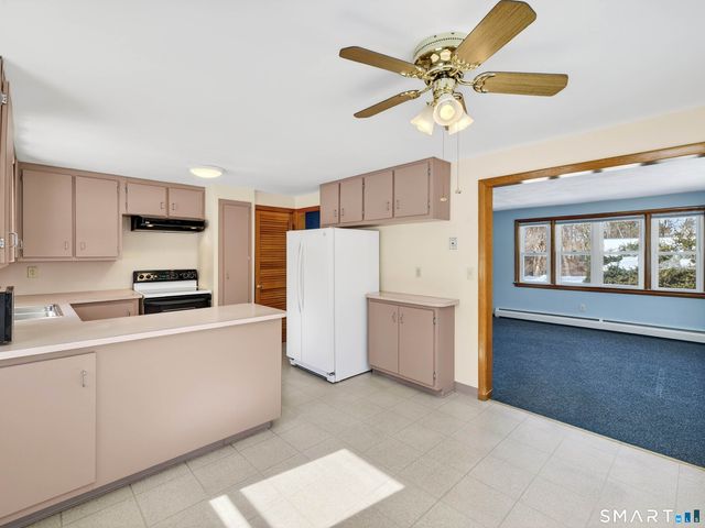 42 Roseleah Drive, Waterford, CT 06385