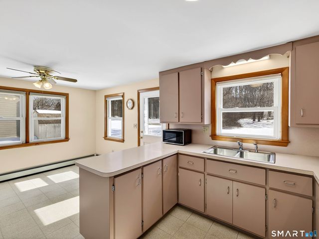 42 Roseleah Drive, Waterford, CT 06385