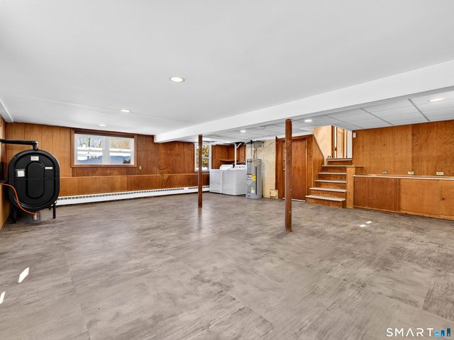 42 Roseleah Drive, Waterford, CT 06385