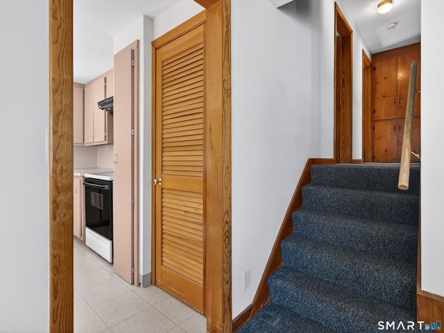 42 Roseleah Drive, Waterford, CT 06385