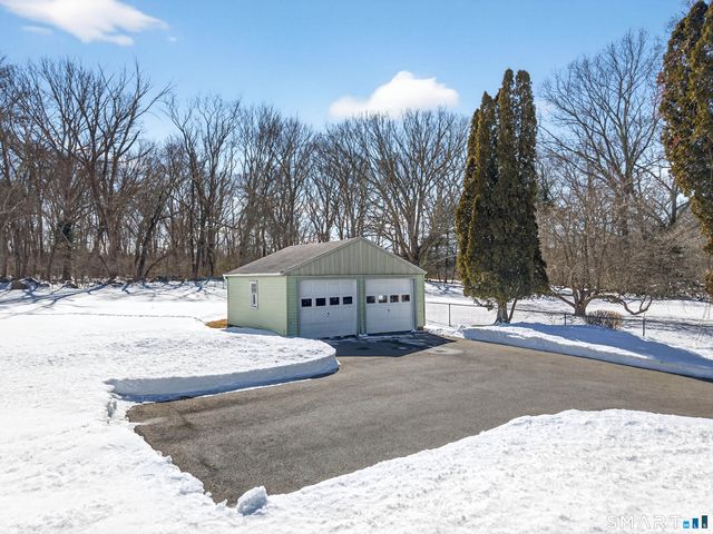 42 Roseleah Drive, Waterford, CT 06385