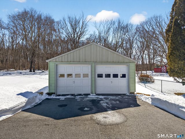 42 Roseleah Drive, Waterford, CT 06385