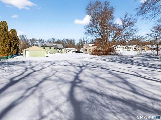 42 Roseleah Drive, Waterford, CT 06385