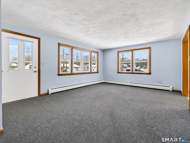 42 Roseleah Drive, Waterford, CT 06385