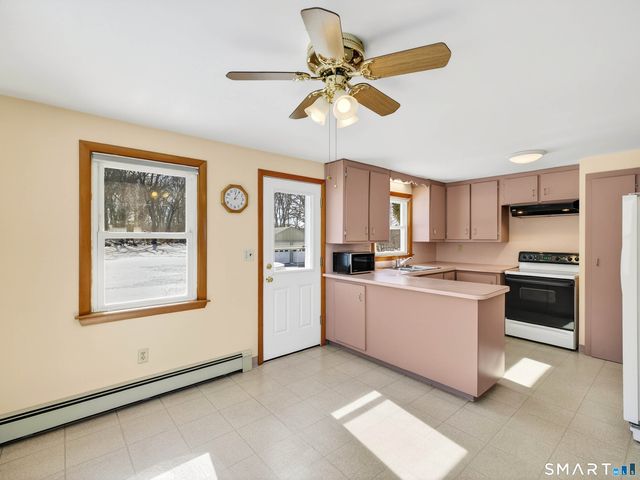 42 Roseleah Drive, Waterford, CT 06385