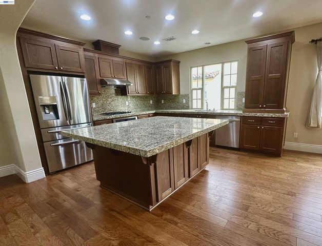 69 Pimentel Cir, Milpitas, CA 95035