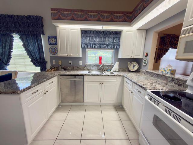 7922 Sandy Pointe Drive, Delray Beach, FL 33446