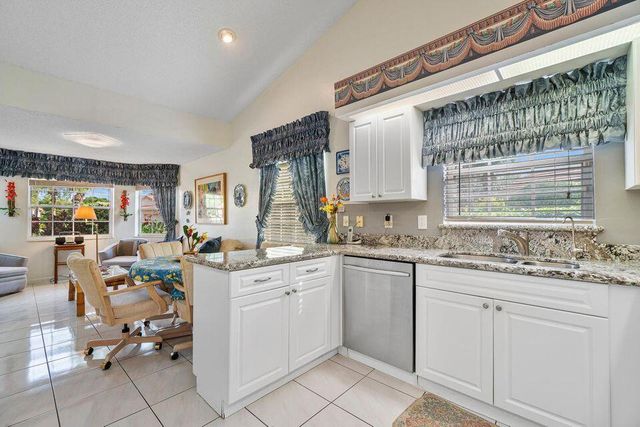 7922 Sandy Pointe Drive, Delray Beach, FL 33446