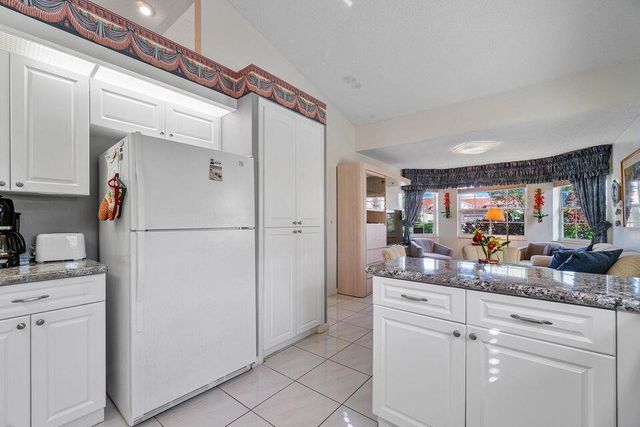 7922 Sandy Pointe Drive, Delray Beach, FL 33446