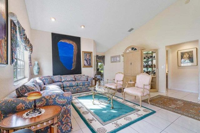 7922 Sandy Pointe Drive, Delray Beach, FL 33446