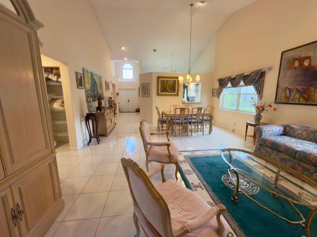 7922 Sandy Pointe Drive, Delray Beach, FL 33446