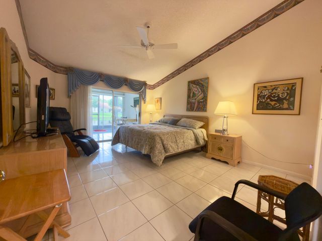 7922 Sandy Pointe Drive, Delray Beach, FL 33446