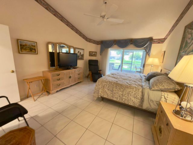7922 Sandy Pointe Drive, Delray Beach, FL 33446