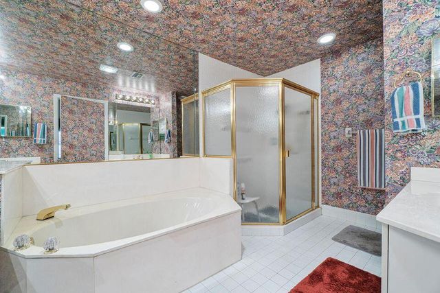 7922 Sandy Pointe Drive, Delray Beach, FL 33446