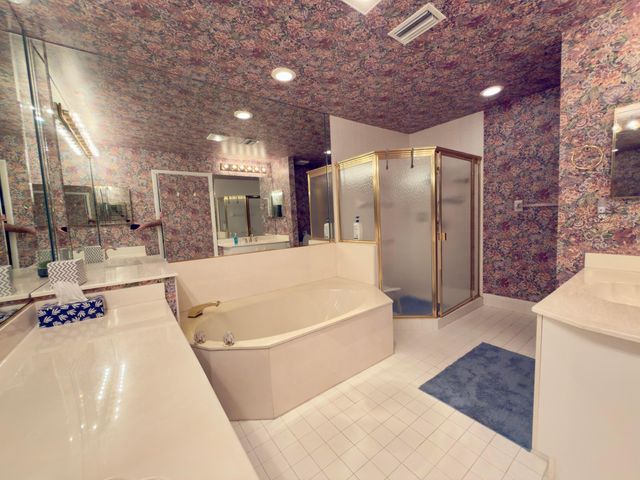 7922 Sandy Pointe Drive, Delray Beach, FL 33446