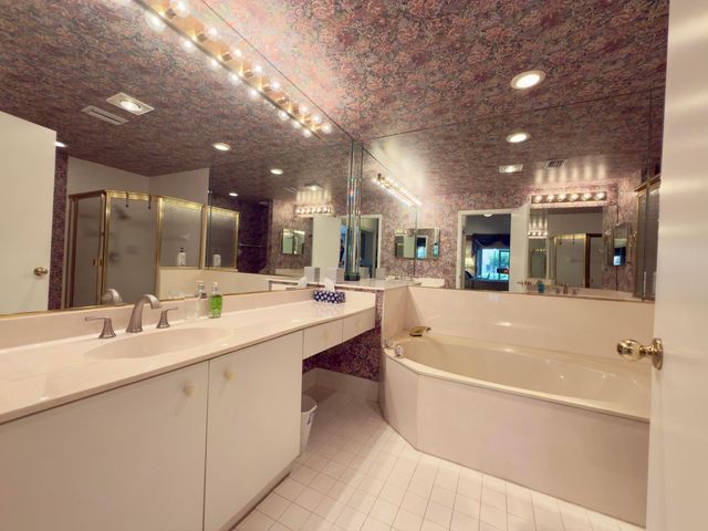 7922 Sandy Pointe Drive, Delray Beach, FL 33446