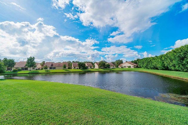 7922 Sandy Pointe Drive, Delray Beach, FL 33446